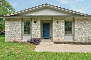 3326 Clarksburg Dr in Austin, TX - Building Photo