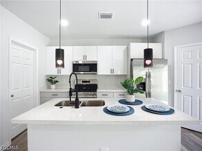 912 Anthony St E in Lehigh Acres, FL - Building Photo - Building Photo