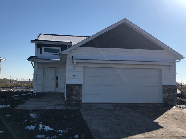 property at 811 Cathy Dr W
