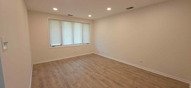 445 W 37th St, Unit 2 in Chicago, IL - Building Photo - Building Photo