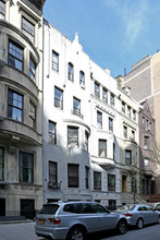 45 W 68th St in New York, NY - Building Photo - Building Photo