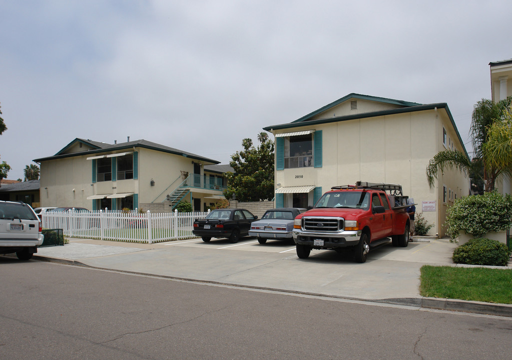 2040-2050 Emerald St in San Diego, CA - Building Photo