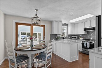 60 Knollwood Cir in North Kingstown, RI - Building Photo - Building Photo