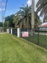 9540 SW 68th St in Miami, FL - Building Photo - Building Photo