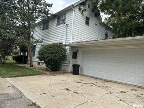 202 N State St in Springfield, IL - Foto de edificio - Building Photo