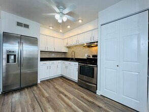 2419 E Olive St in Arlington Heights, IL - Building Photo - Building Photo