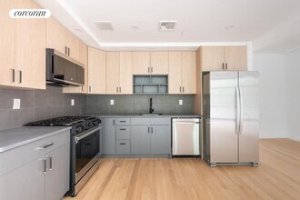 130 Diamond St in Brooklyn, NY - Building Photo - Building Photo