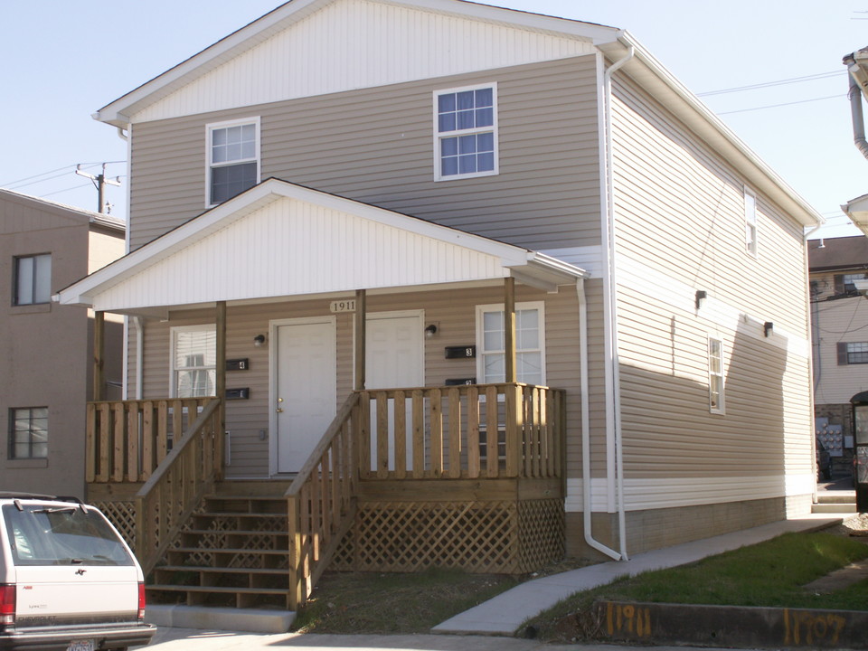 1911 6th Ave, Unit 2 in Huntington, WV - Foto de edificio