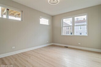 1101 N Lawndale Ave in Chicago, IL - Building Photo - Building Photo