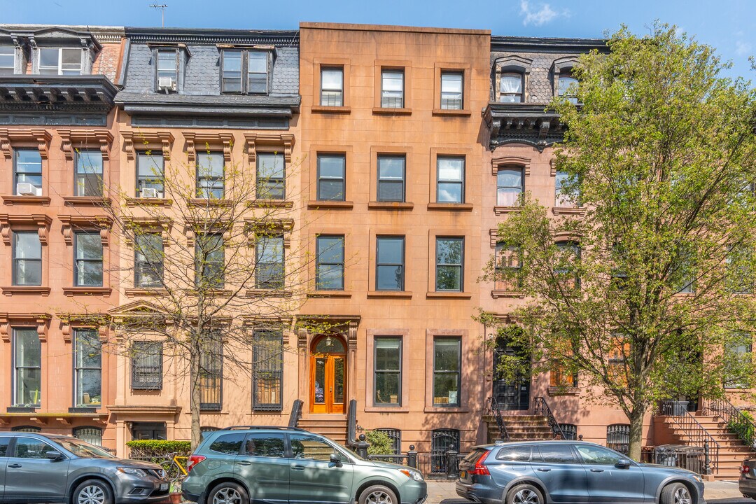 168 Washington Park in Brooklyn, NY - Building Photo