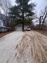 106 Elmwood St in East Peoria, IL - Building Photo