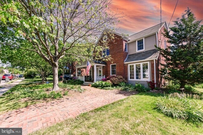 property at 621 S Taylor St