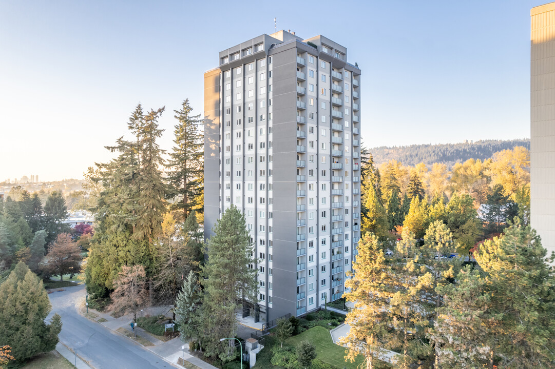 Erickson Tower in Burnaby, BC - Building Photo