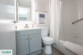 101 Three Rivers N, Unit N0406 in Fort Wayne, IN - Foto de edificio - Building Photo