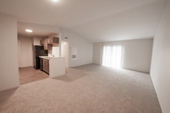 Stone Bridge Apartment Homes in Mason, OH - Building Photo - Building Photo