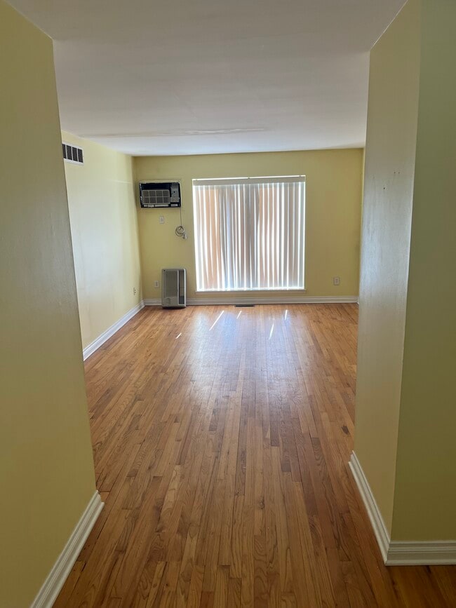 property at 925 Laprairie St