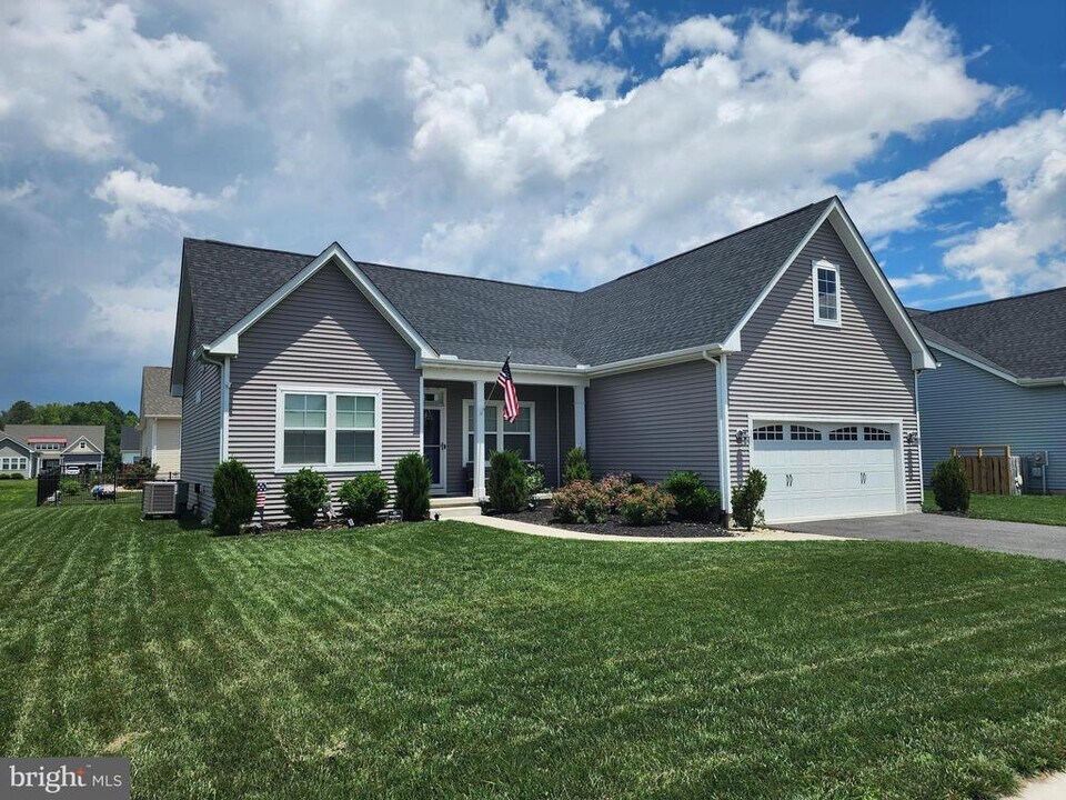 26017 Starboard Ct in Ellendale, DE - Building Photo