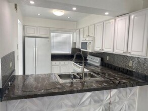 1820 Amberly Ave in Orlando, FL - Building Photo - Building Photo