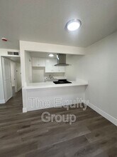 3537 W Campus Ave. in Visalia, CA - Foto de edificio - Building Photo