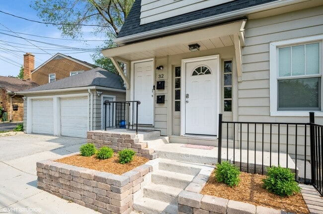 32 Michigan Ave in Highwood, IL - Building Photo - Building Photo
