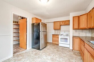 415 Hillcrest Ave in Haysville, KS - Building Photo - Building Photo