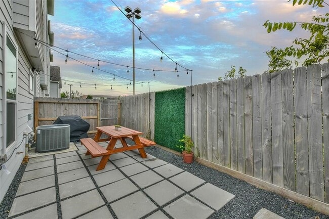 1815 Napa Creek Ln