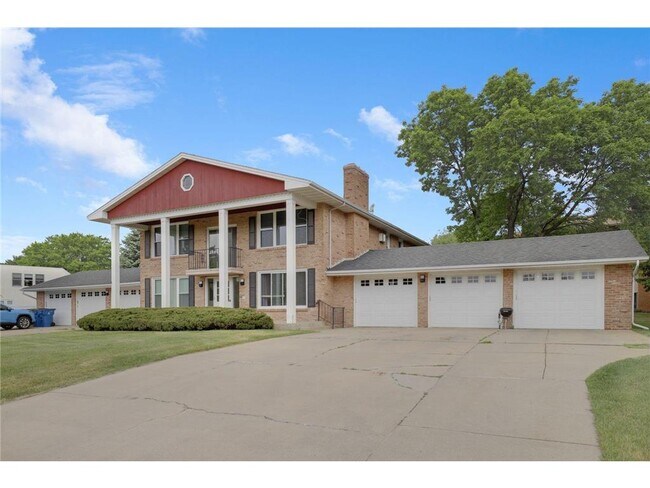 property at 4000 Mavelle Dr
