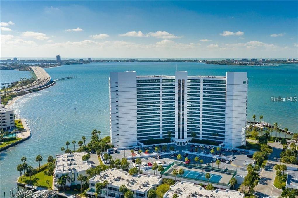 888 Blvd of the Arts in Sarasota, FL - Foto de edificio