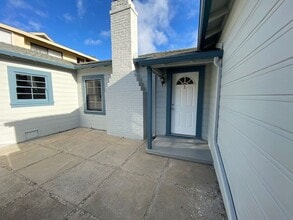 916 Lighthouse Ave in Pacific Grove, CA - Building Photo - Building Photo