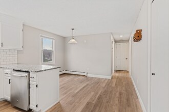 41 Sterling St-Unit -1 in New Britain, CT - Building Photo - Building Photo