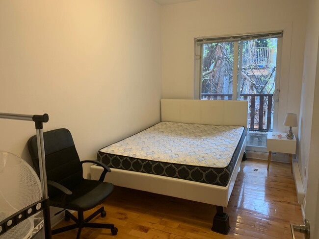 property at 4399 Saint-Laurent Boul