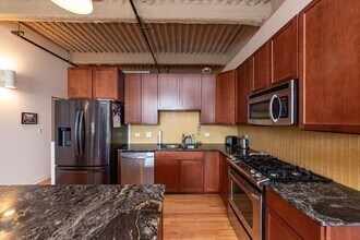 2545 S Dearborn St in Chicago, IL - Building Photo - Building Photo