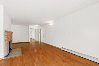 555 Central Park Ave, Unit 352 in Scarsdale, NY - Building Photo - Building Photo