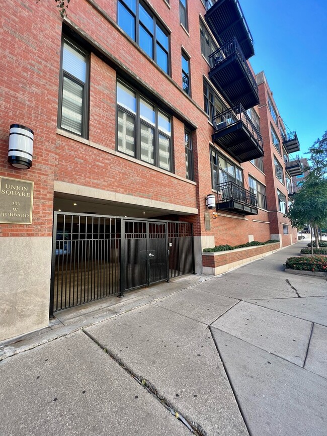 property at 333 W Hubbard St