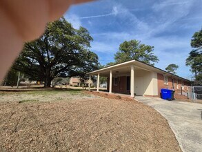 1802 S Elm St in Greenville, NC - Building Photo - Building Photo