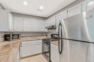 908 Sara Cir in Port Jefferson Station, NY - Building Photo - Building Photo