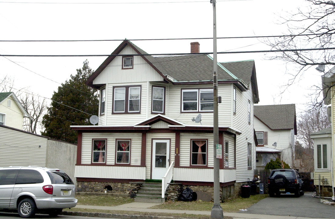 201 E Blackwell St in Dover, NJ - Building Photo