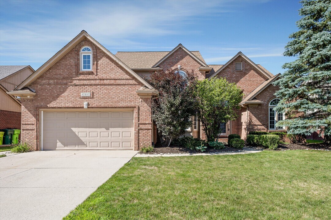 17217 Shinnecock Dr in Macomb, MI - Foto de edificio