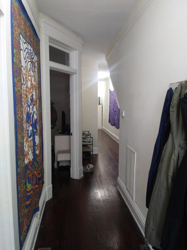 2702 W Main St-Unit -B Downstairs in Richmond, VA - Building Photo - Building Photo