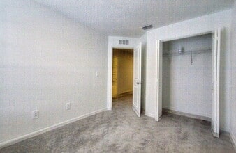 10224 Trumpet Honeysuckle Wy in San Antonio, FL - Building Photo - Building Photo