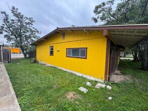 104 Elm St in Buda, TX - Building Photo - Building Photo