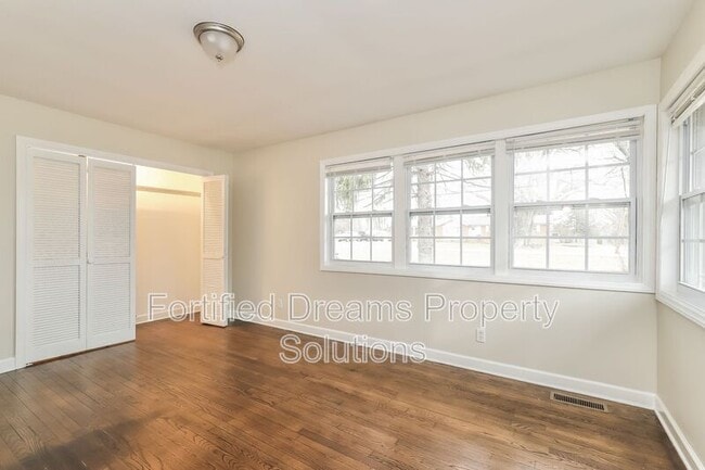 5805 Highlawn Dr in Greensboro, NC - Building Photo - Building Photo