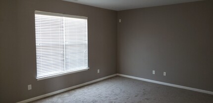 5509 Oakgate Dr in Greensboro, NC - Building Photo - Building Photo