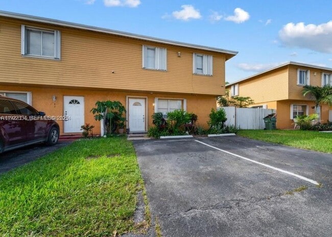 35 NE 12th Ave in Homestead, FL - Building Photo - Building Photo