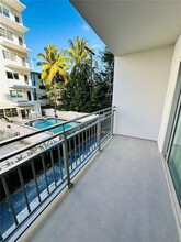 1025 Alton Rd in Miami Beach, FL - Foto de edificio - Building Photo