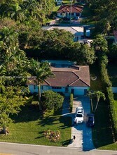 110 NW 87th St in El Portal, FL - Foto de edificio - Building Photo