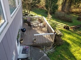 18727 SE 109th St in Issaquah, WA - Building Photo