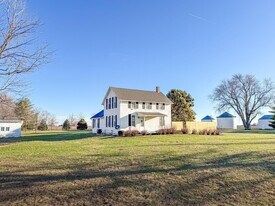 1246 E 3300 North Rd in Mansfield, IL - Building Photo