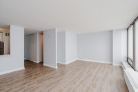 5445 N Sheridan Rd, Unit 2502 in Chicago, IL - Building Photo - Building Photo