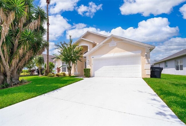 207 Langham Dr in Davenport, FL - Building Photo - Building Photo